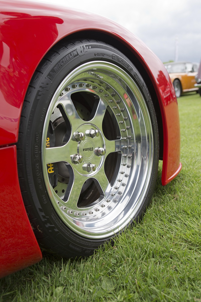 ultima gtr sports car, hand built, front wheel detail